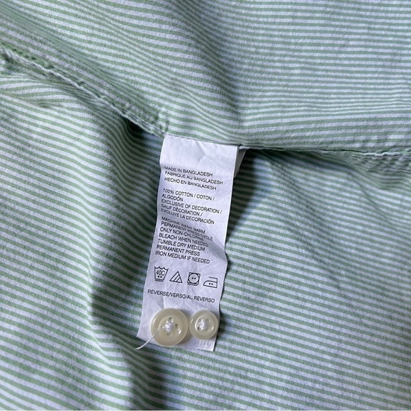 Izod White and Pale Green Pinstripe Button Down Shirt Sz M - Picture 4 of 12
